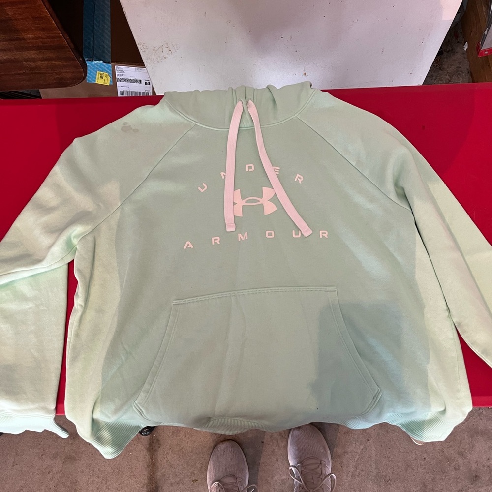 Under Armor women’s sweatshirt